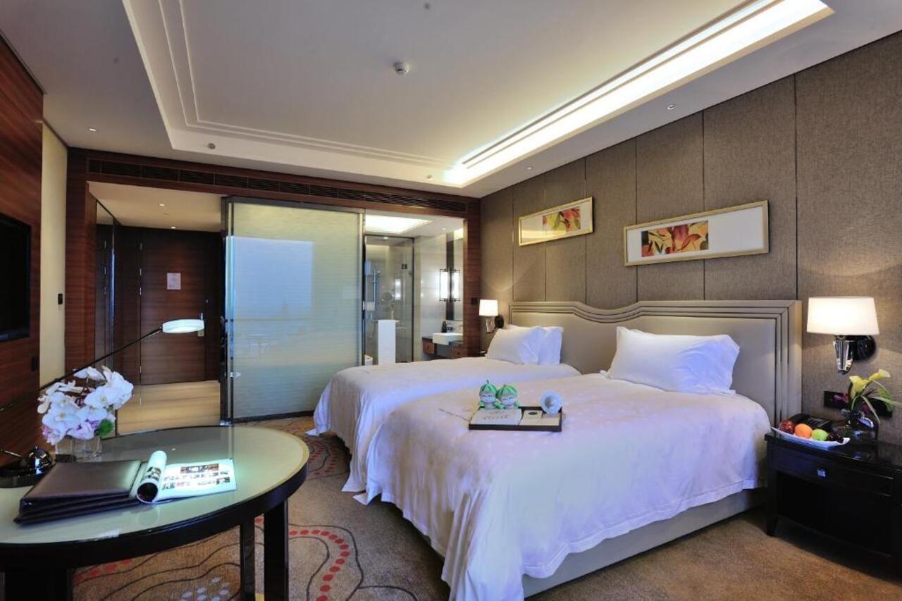 Dongguan Kande International Hotel-During The Canton Fair, Guests Can Enjoy Free Shuttle Buses To The Canton Fair Exhibition Hall Exterior photo