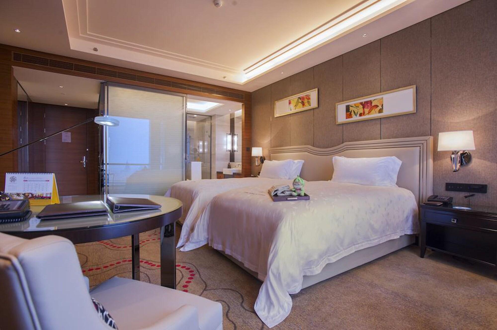 Dongguan Kande International Hotel-During The Canton Fair, Guests Can Enjoy Free Shuttle Buses To The Canton Fair Exhibition Hall Exterior photo